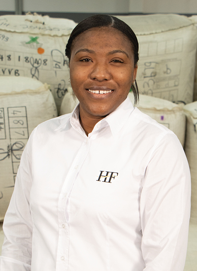 ABIGAIL BEZUIDENHOUT picture